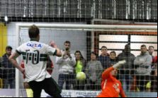 Sob o comando de ex-campe