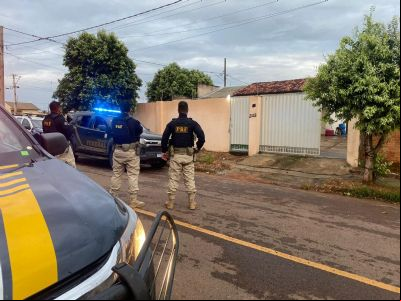PF prende 8 traficantes por tentar enviar coca