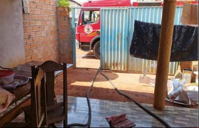 Corpo de Bombeiros combate inc