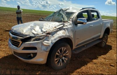 Caminhonete capota em rodovia de Confresa ap
