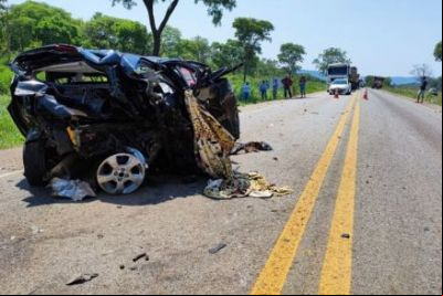 Batida entre 4 carros e bitrem deixa uma pessoa morta na BR-070