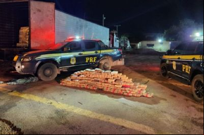 PRF flagra mais de 200kg de maconha em caminh