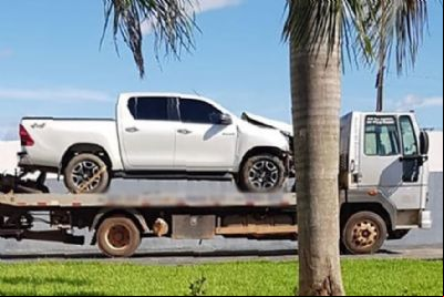 Pai e filho morrem em acidente entre moto e caminhonete em MT