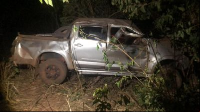 ​Caminhonete capota em rodovia estadual e duas pessoas sofrem ferimentos em Confresa