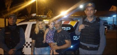 Policiais militares salvam crian