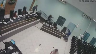 Deputado pede cassa