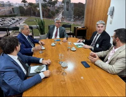 Senador cobra Governo e Minist