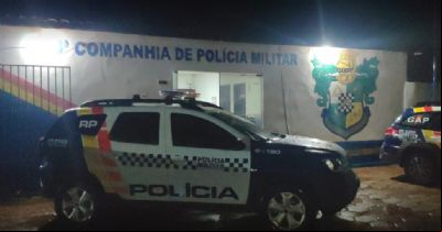 Pai bate em beb